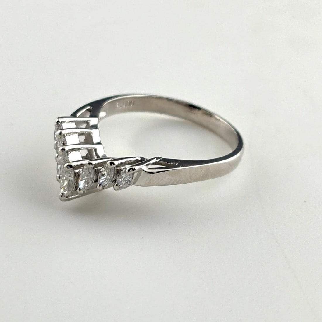 MELEE DIAMOND DESIGN RING PLATINUM RING PT900 DIAMOND: Melee Diamond Design Ring Platinum Ring Pt900 Diamond Brand: Unbranded Type/Style: Ring Material: Pt900, Main Stone Natural Color: None Size: US6 Accessories: None Accessories Notice: When purchasing