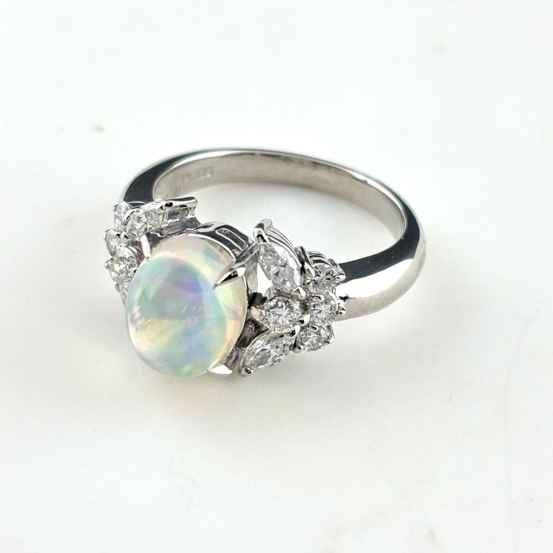 OPAL DESIGN RING PLATINUM MELEE DIAMOND RING PT900: Opal Design Ring Platinum Melee Diamond Ring Pt900 Brand: Unbranded Type/Style: Ring Material: Pt900, Main Stone Opal /Secondary Stone:Natural Color: None Size: US6.5 Accessories: None Accessories