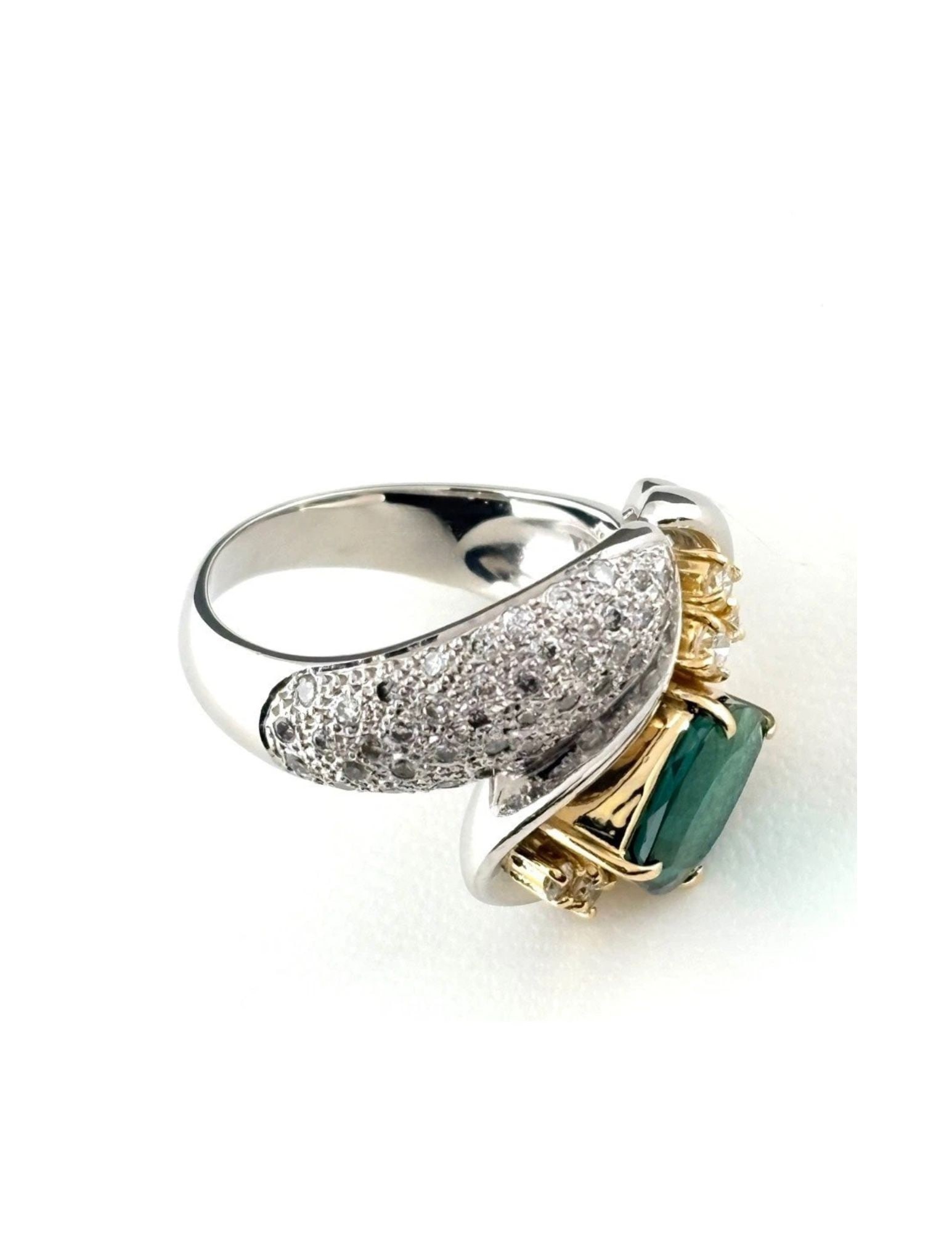 TOURMALINE DESIGN RING PLATINUM YG RING MELEE DIAMOND: Tourmaline Design Ring Platinum Yg Ring Melee Diamond Brand: Unbranded Type/Style: Ring Material: Pt900, Main Stone Tourmaline /Secondary Stone:Natural Color: None Size: US8 Accessories: None