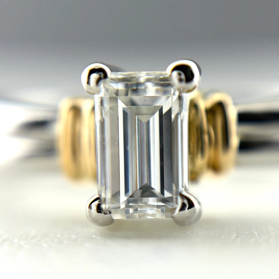 DIAMOND PLATINUM YG YELLOWGOLD RING DIAMOND: Diamond Platinum Yg Yellowgold Ring Diamond Brand: Unbranded Type/Style: Ring Material: Pt850, Main Stone Natural Color: None Size: US6.5 Accessories: None Accessories Notice: When purchasing