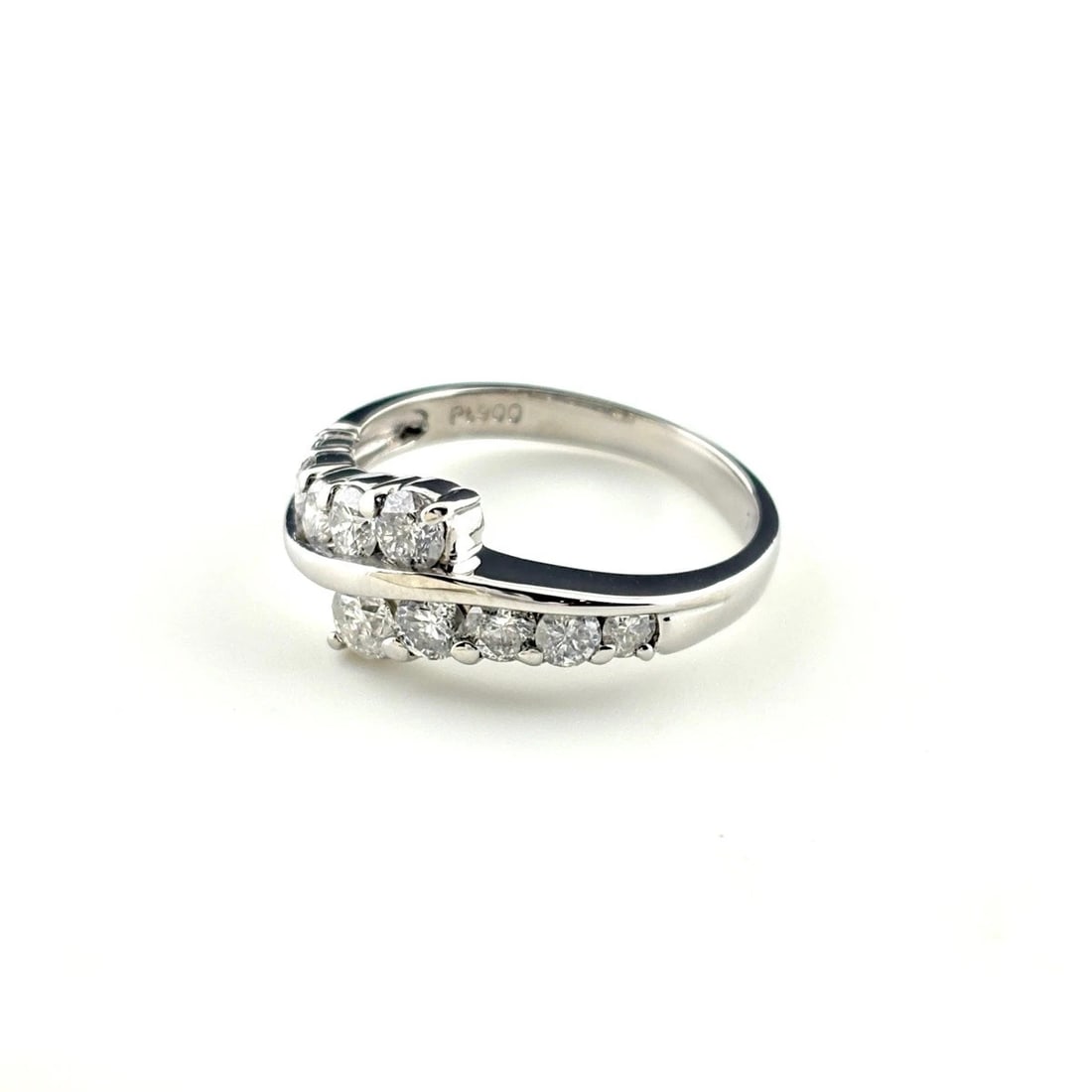 MELEE DIAMOND DESIGN RING PLATINUM RING PT900 DIAMOND: Melee Diamond Design Ring Platinum Ring Pt900 Diamond Brand: Unbranded Type/Style: Ring Material: Pt900, Main Stone Natural Color: None Size: US7 to 7.5 Accessories: None Accessories Notice: When