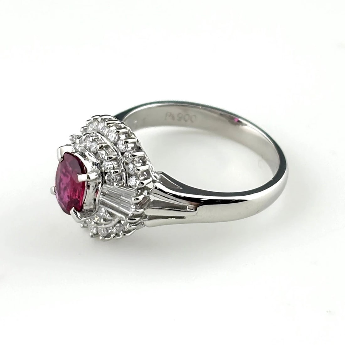 RUBY DESIGN RING PLATINUM MELEE DIAMOND RING PT900: Ruby Design Ring Platinum Melee Diamond Ring Pt900 Brand: Unbranded Type/Style: Ring Material: Pt900, Main Stone Ruby /Secondary Stone:Natural Color: None Size: US5 Accessories: None Acces