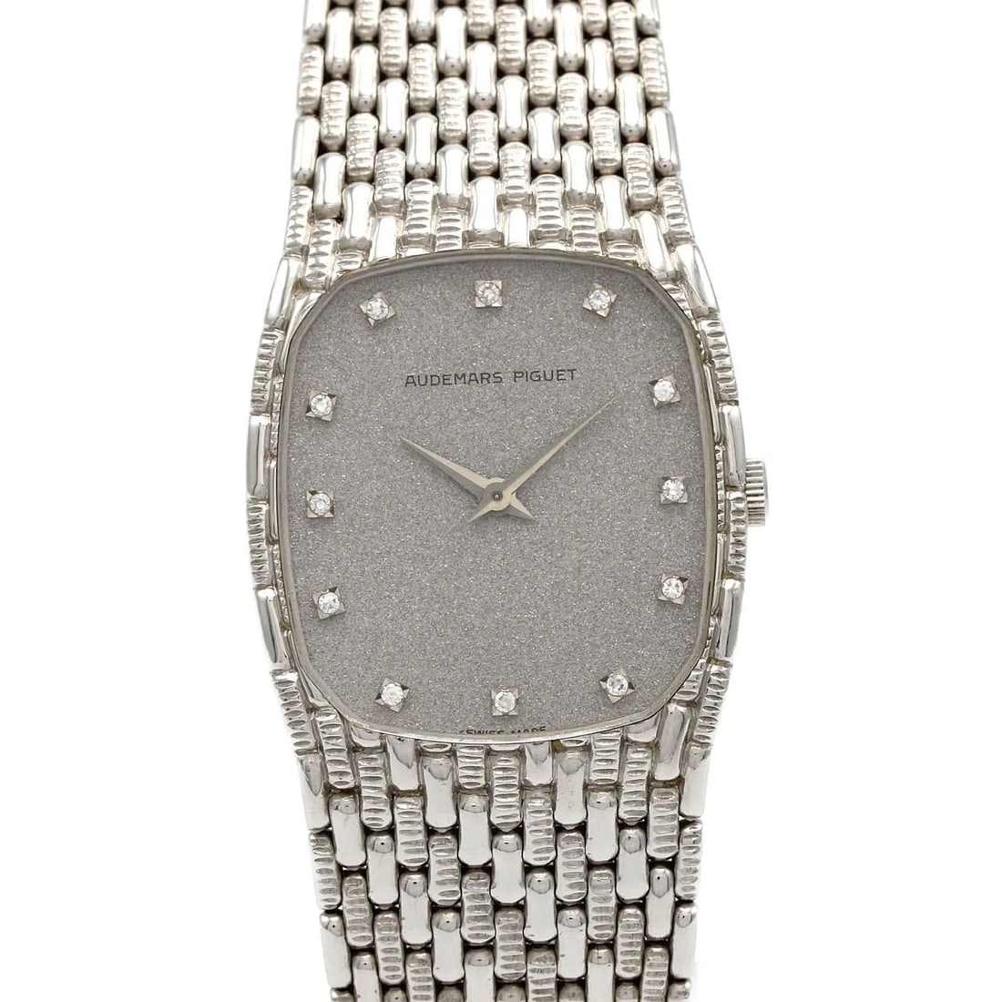 AUDEMARS PIGUET COBRA WG MANUAL WATCH: Audemars Piguet Cobra WG Manual Watch Brand: AUDEMARS PIGUET Type/Style: Wrist watch Material: Case: White gold Bracelet: White gold Color: Dial color: Silver/Diamond Size: Case diameter approx.: 26 x