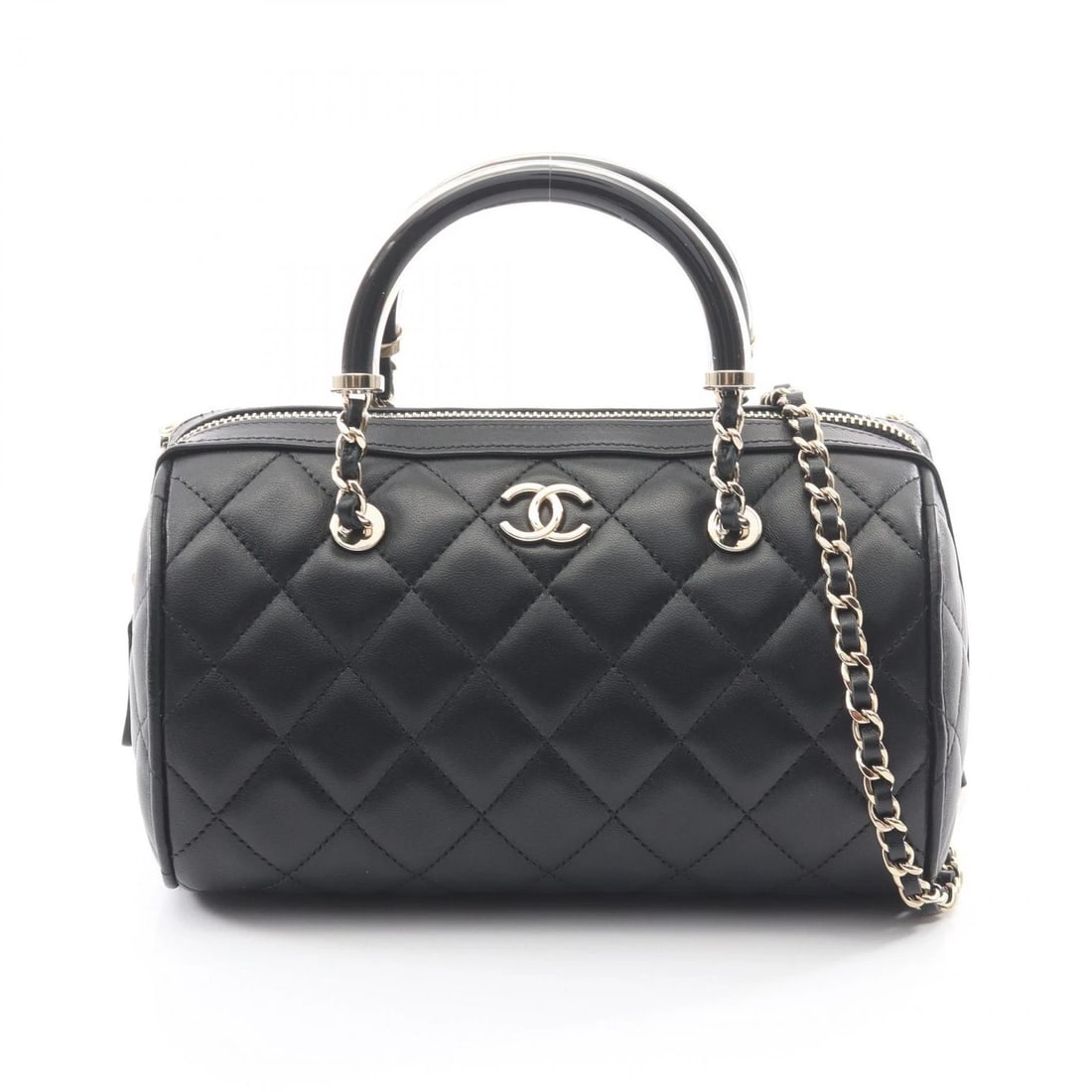 CHANEL MATELASSE CHAIN SHOULDER CROSSBODY HANDBAG: CHANEL Matelasse chain shoulder crossbody handbag Brand: CHANEL Type/Style: Handbag Material: Lambskin (sheep leather) Color: Black?ish colors Size: (H:4.1inch x W:7.1inch x D:3.9inch) Accessories