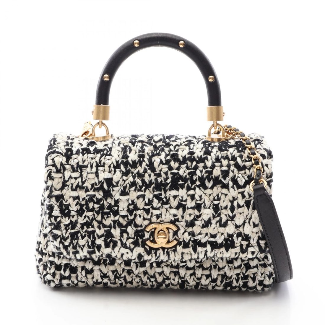 CHANEL MATELASSE SHOULDER HANDBAG FABRIC LEATHER WHITE BLACK: CHANEL Matelasse Shoulder Handbag Fabric leather White Black Brand: CHANEL Type/Style: Handbag Material: Fabric ? leather Color: White?ish colors ? Black?ish colors Size: (H:5.5inch x W:8.7inch x D:3.