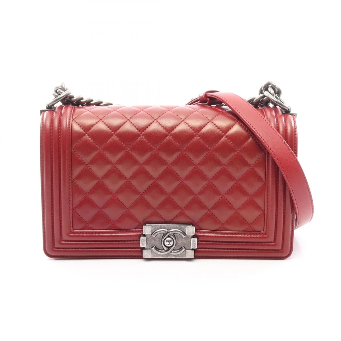 CHANEL BOY CHAIN SHOULDER HANDBAG: CHANEL Boy Chain Shoulder Handbag Brand: CHANEL Type/Style: Shoulder Bag Material: Lambskin (sheep leather) Color: Bordeaux?ish colors Size: (H:5.7inch x W:9.8inch x D:2.8inch) Accessories: None <