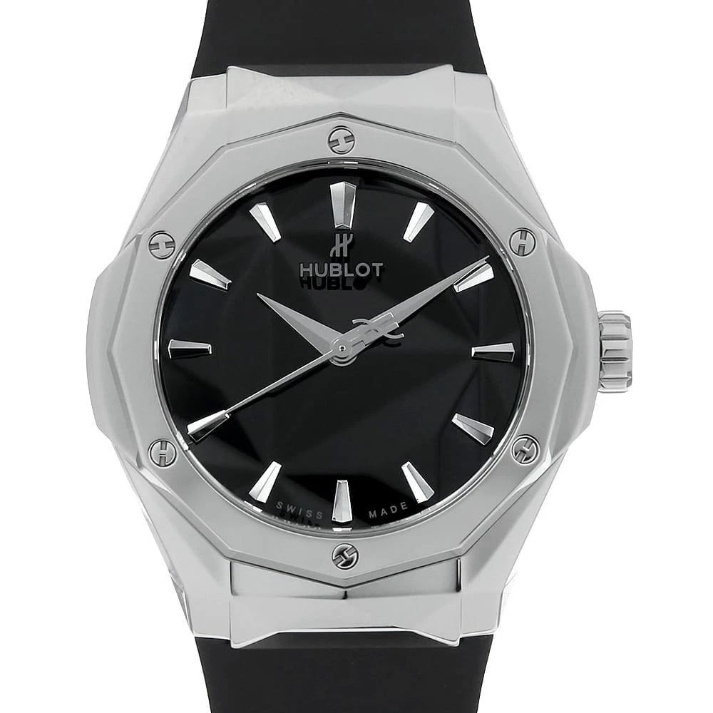 HUBLOT CLASSIC FUSION OLINSKY TITANIUM WATCH: HUBLOT Classic Fusion Olinsky Titanium Watch Brand: HUBLOT Type/Style: Wrist watch Material: Band Material rubber, Case Material Titanium Color: Dial Color Black Size: Case:W40mm Accessories: None