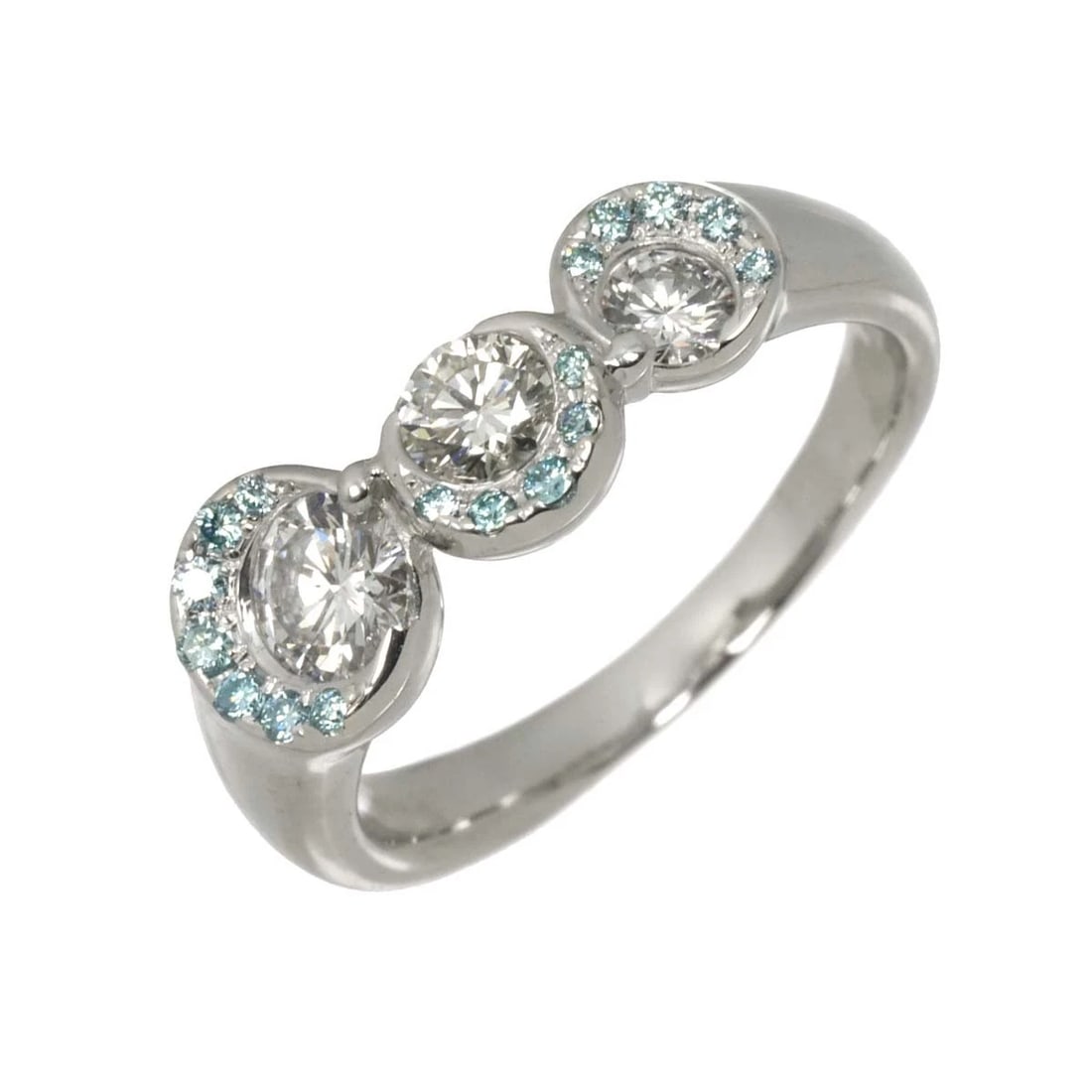 PONTE VECCHIO DIAMOND TREAT DIAMOND RING: Ponte Vecchio Diamond Treat Diamond Ring Brand: Ponte Vecchio Type/Style: Ring Material: 750 White Gold, Main Stone Natural Color: White Gold Size: 5.25(US) Accessories: None Accessories N