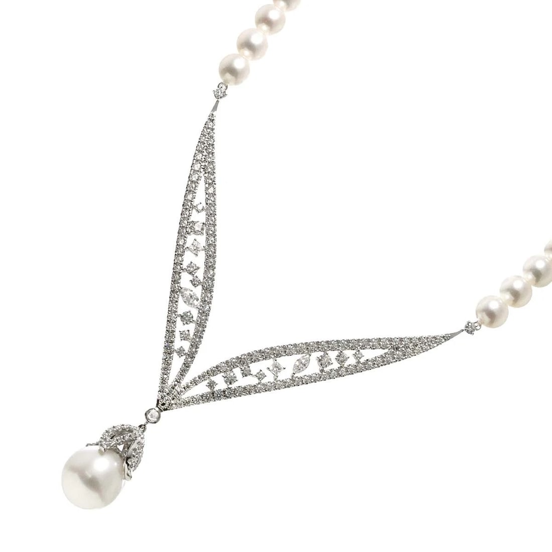 TASAKI SARAH SOUTH SEA PEARL AKOYA PEARL DIAMOND: TASAKI Sarah South Sea pearl Akoya Pearl Diamond Brand: TASAKI Type/Style: Necklace Material: 750 White Gold, Color: White Gold Size: internal circumference of the chain:17.3inch Top Charm(max):W 73