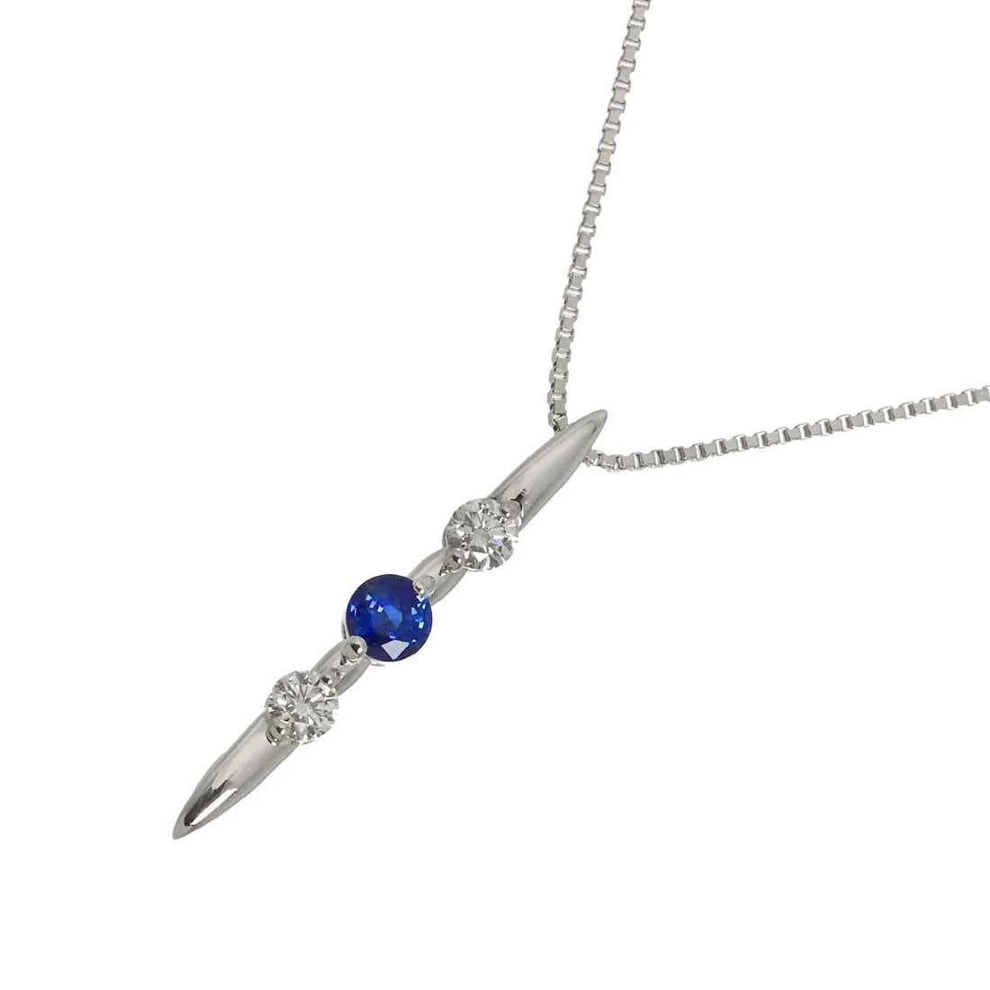 SAPPHIRE DIAMOND NECKLACE WG 750: Sapphire Diamond Necklace WG 750 Brand: Unbranded Type/Style: Necklace Material: 750 White Gold, Main Stone Sapphire Color: White Gold Size: internal circumference of the chain:17.9inch(Adjustable)