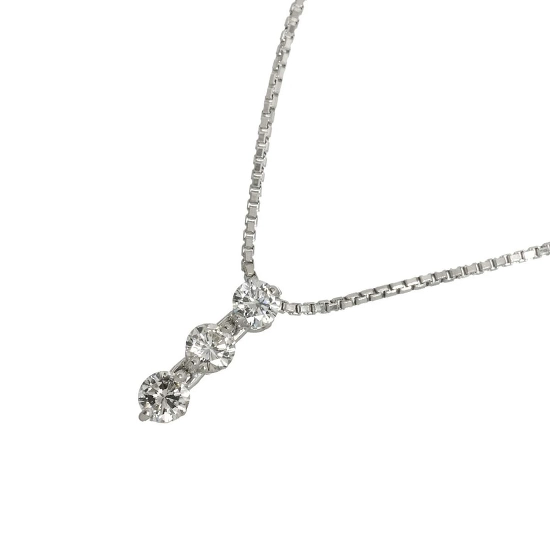 TASAKI DIAMOND NECKLACE 750 WHITE GOLD: TASAKI Diamond Necklace 750 White Gold Brand: TASAKI Type/Style: Necklace Material: 750 Whie Gold, Main Stone Natural Color: White Gold Size: internal circumference of the chain:15.7inch Top