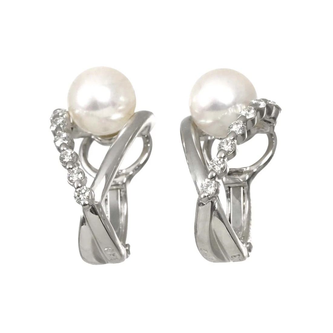TASAKI AKOYA PEARL DIAMOND EARRINGS CLIP ON: TASAKI Akoya Pearl Diamond Earrings Clip on Brand: TASAKI Type/Style: Earrings Material: 750 White Gold, Color: White Gold Size: W10.2x H19mm Accessories: None Accessories Notice: When purchasing