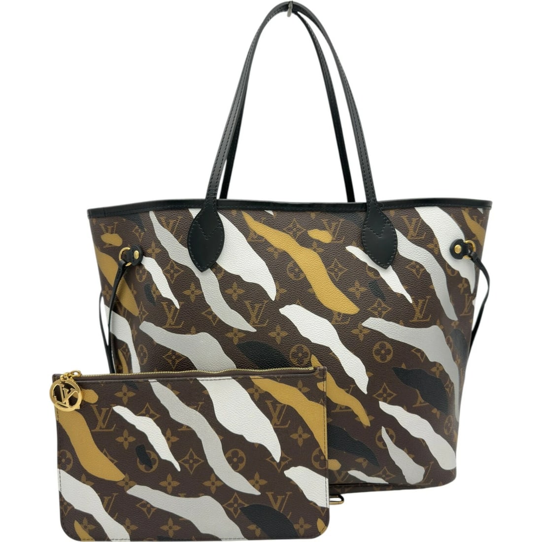LOUIS VUITTON LEAGUE OF LEGENDS NEVERFULL MONOGRAM TOTE BAG: LOUIS VUITTON League of Legends Neverfull Monogram Tote Bag Brand: Louis Vuitton Type/Style: Tote Material: Monogram Canvas / League of Legends Color: Brown Size: Width: approx. 12.6 inches (32 cm) He