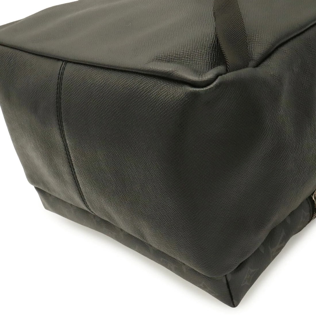 LOUIS VUITTON LOUIS VUITTON TAIGARAMA MONOGRAM ECLIPSE DISCOVERY BACKPACK - 3