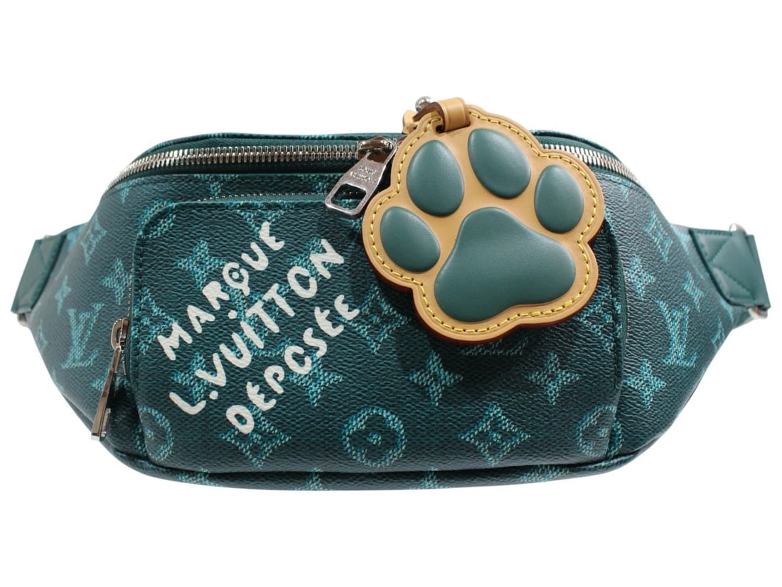 LOUIS VUITTON RUSH BUMBAG GREEN MONOGRAM: LOUIS VUITTON Rush Bumbag Green Monogram Brand: Louis Vuitton Type/Style: Crossbody Material: Monogram Heritage Canvas Color: Green Size: (approx.): Height 15cm, Width 30cm (5.9inch x 11.8inch) Ac