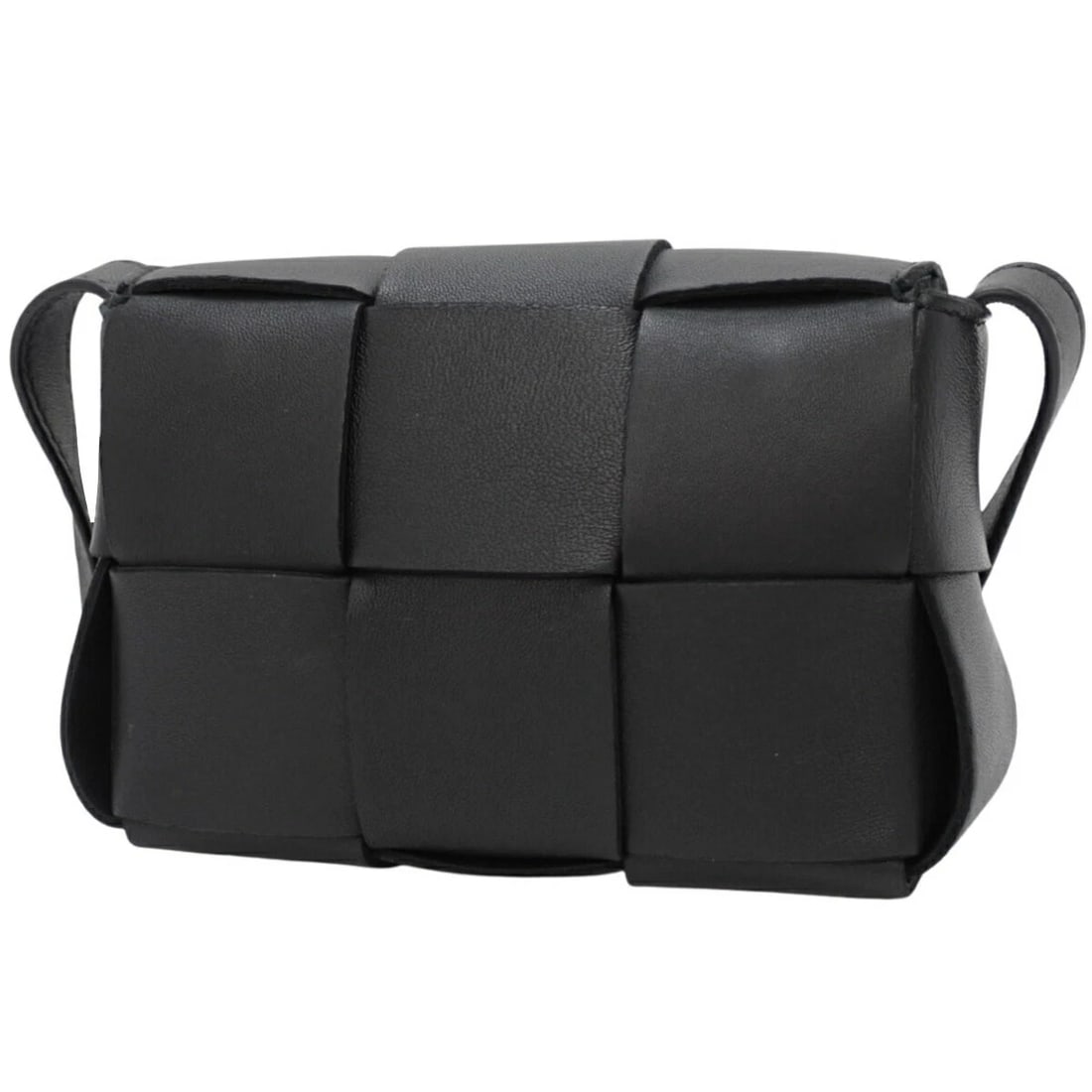 BOTTEGA VENETA SHOULDER BAG CANDY CASSETTE BLACK: BOTTEGA VENETA Shoulder Bag Candy Cassette Black Brand: Bottega Veneta Type/Style: Shoulder Bag Material: Lambskin Leather Color: Black Size: Width: 4.53 inches (11.5 cm) Height: 3.54 inches (9 cm)