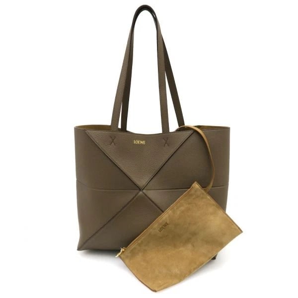 LOEWE PUZZLE FOLD TOTE BAG: Loewe Puzzle Fold Tote Bag Brand: Loewe Type/Style: Tote Material: Soft grain calfskin Color: Beige Size: W:31.5?H:29?D:12.5 Accessories: None Accessories Notice: When purchasing pre-owned