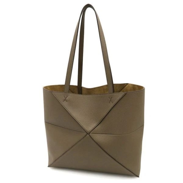 LOEWE PUZZLE FOLD TOTE BAG: Loewe Puzzle Fold Tote Bag Brand: Loewe Type/Style: Tote Material: Soft grain calfskin Color: Beige Size: W:31.5×H:29×D:12.5 Accessories: None Accessories Notice: When purchasing pre-owned goods,