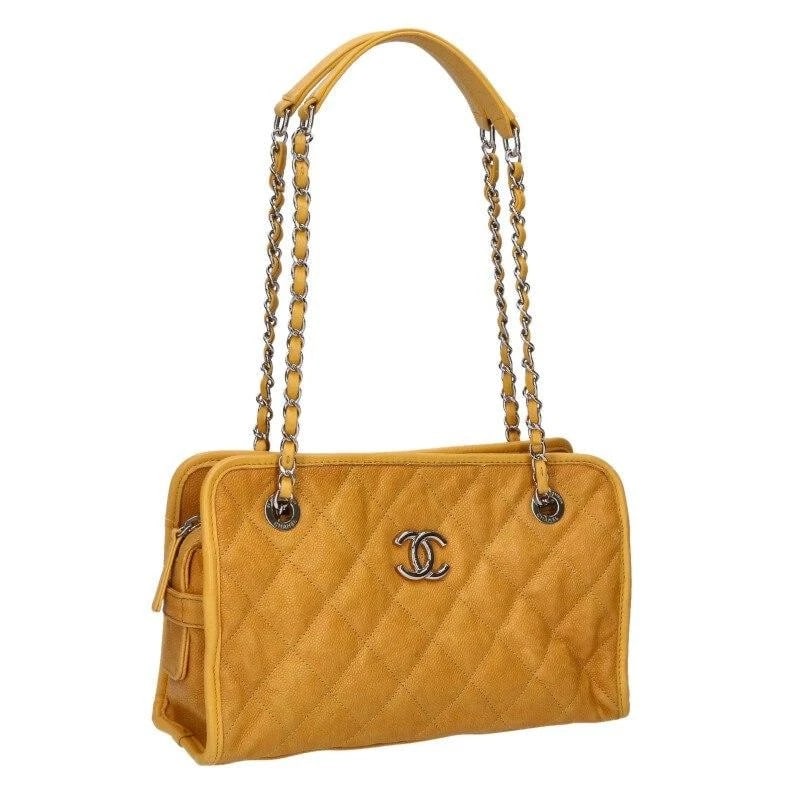 CHANEL BAG: FRENCH RIVIERA CHAIN TOTE YELLOW: CHANEL Bag: French Riviera Chain Tote Yellow Brand: CHANEL Type/Style: Tote Material: Exterior Material Leather Color: Exterior Color Yellow Size: (approx. W10.6 ? H6.7 ? D3.1 inch) Accessories: N