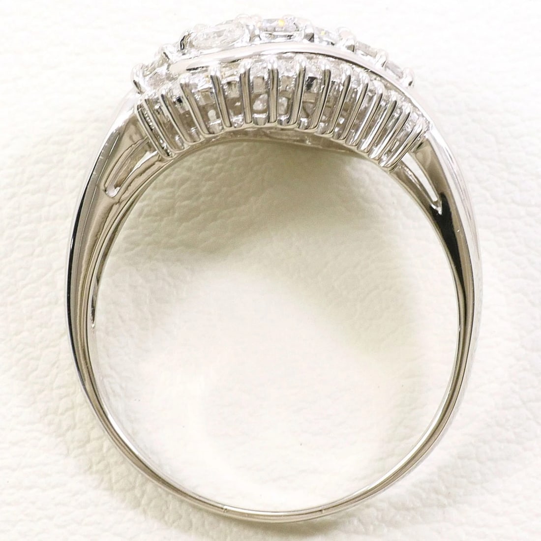 PT900 PLATINUM RING, DIAMOND - 3