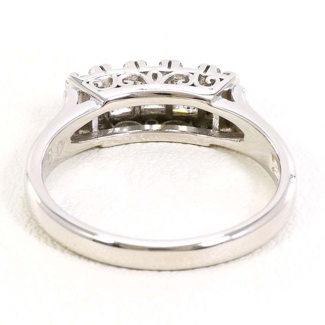 PT900 PLATINUM RING, DIAMOND - 4