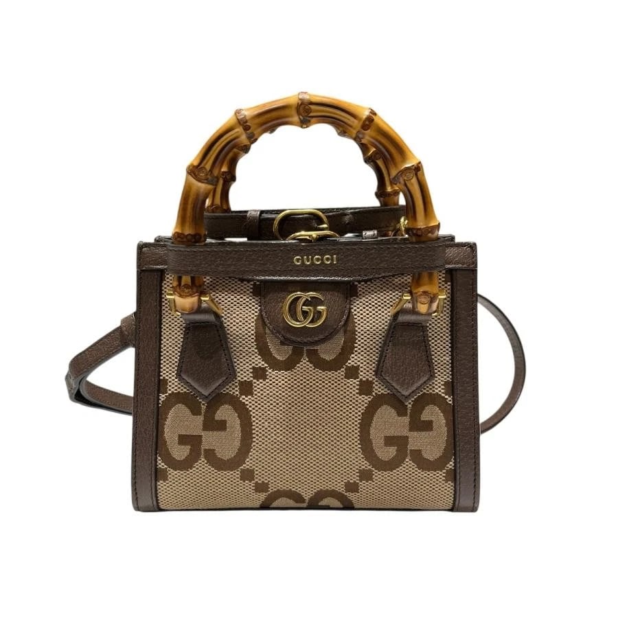 GUCCI BAG: GG JUMBO DIANA BAMBOO BEIGE: GUCCI Bag: GG Jumbo Diana Bamboo Beige Brand: GUCCI Type/Style: Shoulder Bag Material: Exterior Material Canvas Color: Exterior Color Beige Size: (approx. W7.9 ? H6.3 ? D3.1 inch) Accessories: Non