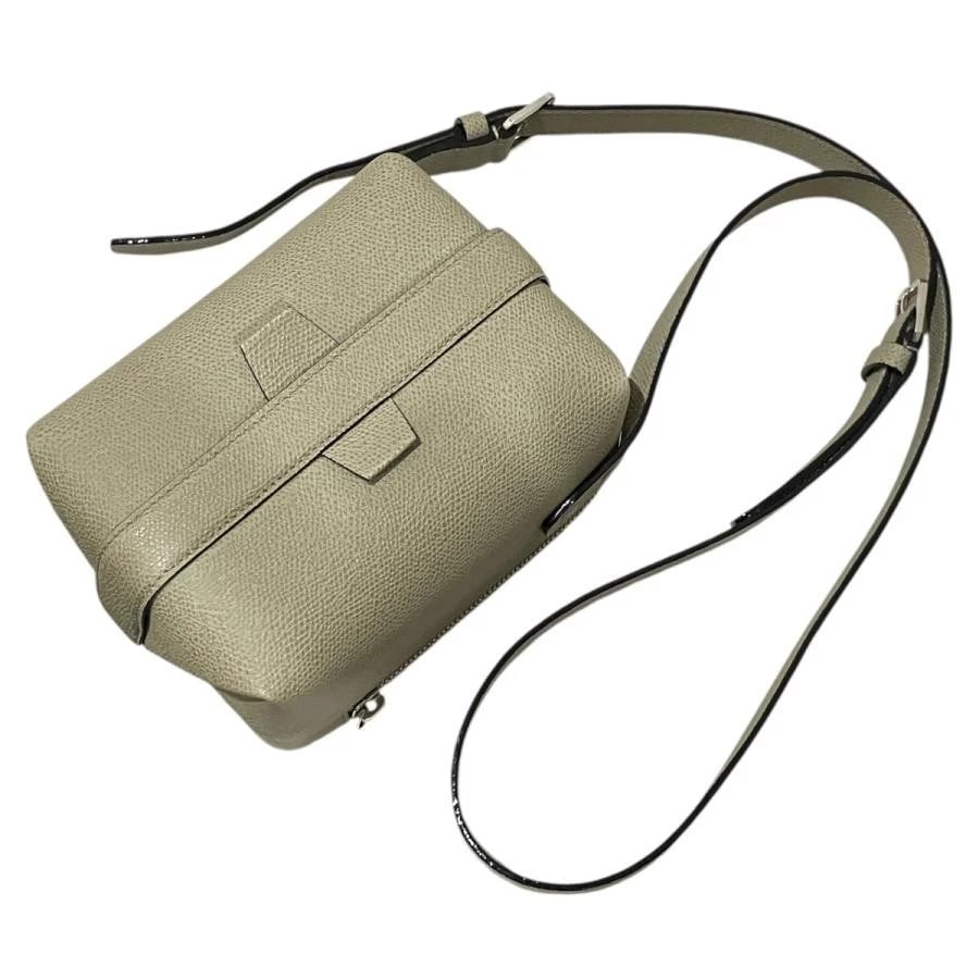 VALEXTRA BAG: TRICK TRACK CROSSBODY LINEN GRAY: VALExTRA Bag: Trick Track Crossbody Linen Gray Brand: Valextra Type/Style: Crossbody Material: Exterior Material Leather Color: Exterior Color Linen Gray Size: (approx. W5.1 ? H6.3 ? D3.5 inch)