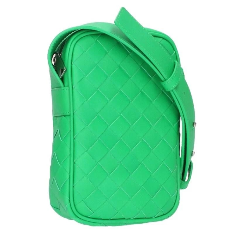 BOTTEGA VENETA BAG: INTRECCIATO PHONE POUCH GREEN: BOTTEGA VENETA Bag: Intrecciato Phone Pouch Green Brand: BOTTEGA VENETA Type/Style: Crossbody Material: Exterior Material Leather Color: Exterior Color Green Size: (approx. W4.1 ? H6.9 ? D1.2 inch)