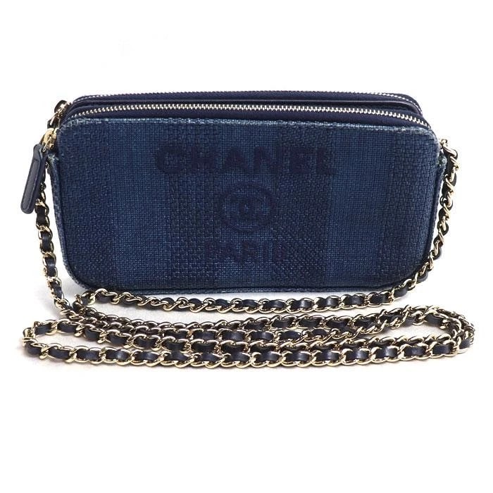 CHANEL BAG: DEAUVILLE CHAIN CLUTCH: CHANEL Bag: Deauville Chain Clutch Brand: CHANEL Type/Style: Shoulder Bag Material: Exterior Material Canvas / Leather Color: Exterior Color Navy Size: (approx. W7.5 ? H3.9 inch) Accessories: None