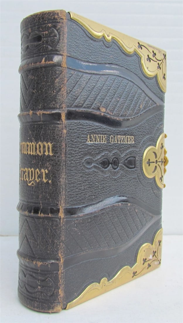 1857 AMERICAN COMMON PRAYER PROTESTANT CHURCH WITH AN ANTIQUE BRASS CLASP (1 of 8)