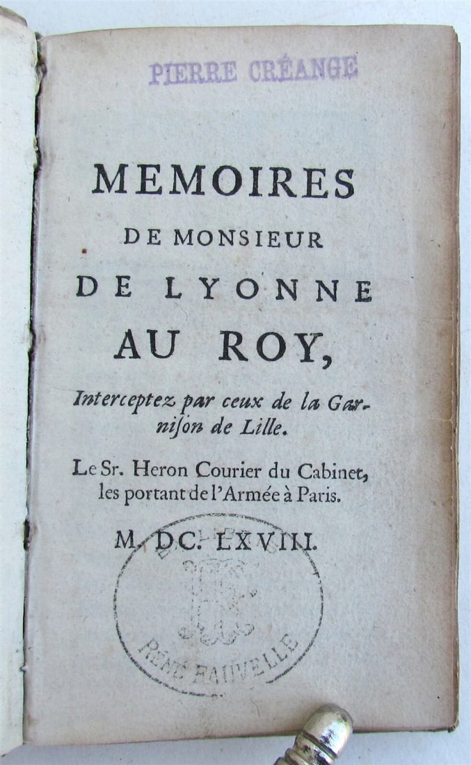 1668 HUGUES DE LYON'S MEMORANDA ON MILITARY THEMES IN AN ANTIQUE FRENCH VELLUM: Year/Century: 17th century Language: French Subject: Military & War Binding: Vellum Description: S.l.s.n. [Bruxelles, Fran?ois Foppens] 1668 2 parts bound in 1 volume Hugues de Lyonne Memoires [...] a