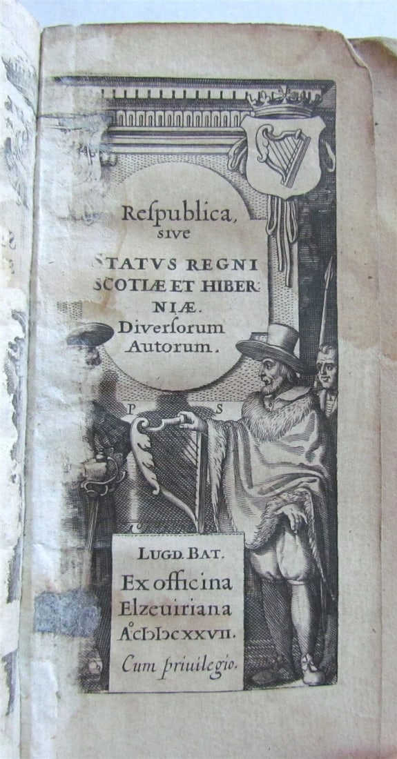 ANTIQUE VELLUM RESPUBLICA SCOTIAE ET HIBERNIAE, PUBLISHED BY THE SCOTTISH ELZEVIER PRESS IN 1627: Year/Century: 17th century Language: Latin Subject: History Binding: Vellum Description: Respublica, sive Status Regni Scotiae et Hiberniae. Authorum Diversorum. Leyden, Ex officina Elzeviriana [B. an