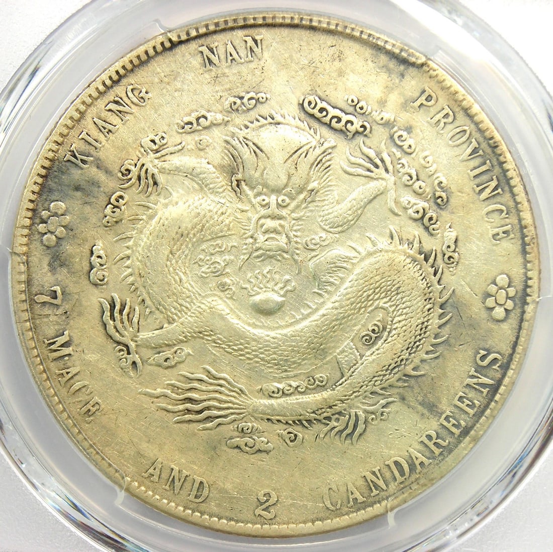 1904 CHINA KIANGNAN DRAGON SILVER DOLLAR $1 COIN: 1904 China Kiangnan Dragon Silver Dollar $1 Coin Year : 1904 Denomination : $1 Country of Origin : China Accessories: None Accessories Notice: When purchasing pre-owned goods, please refer to the phot