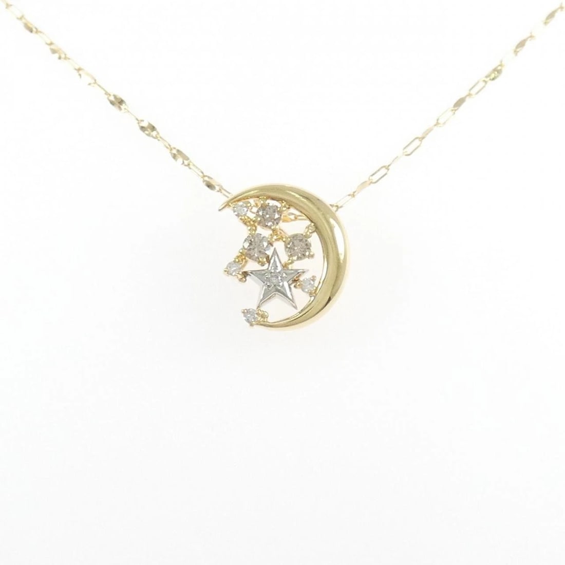 K18YG/PT900 MOON X STAR DIAMOND NECKLACE: K18YG/PT900 Moon x Star Diamond Necklace Brand: Unbranded Type/Style: Diamond Necklace Material: 18k yellow gold / Platinum 900, Color: none Size: Length: 45cm Pendant length approx. x width approx.: