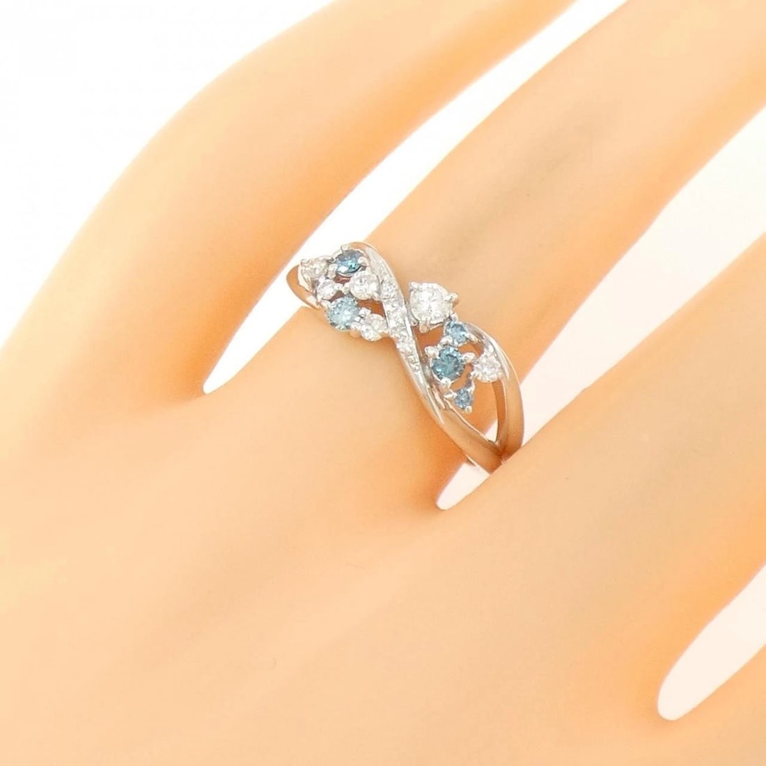 K18WG DIAMOND RING - 4