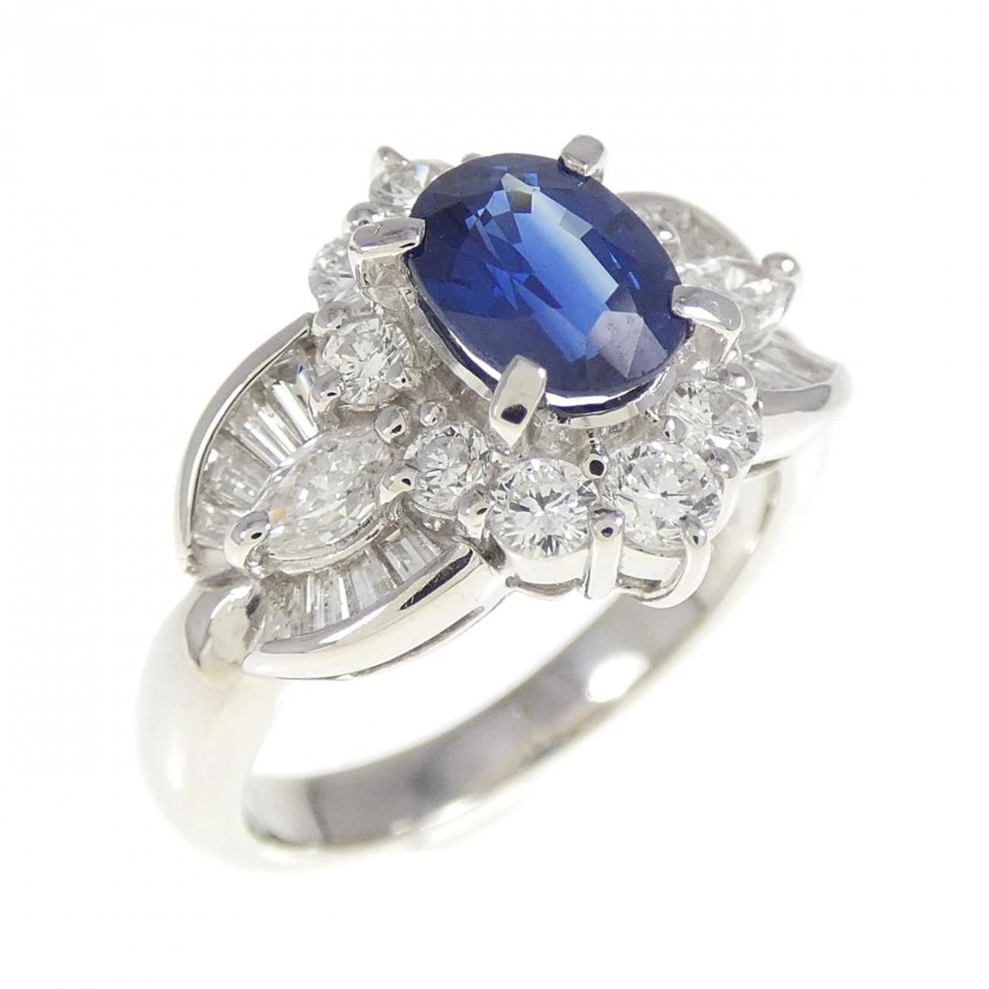 PT900 SAPPHIRE RING: PT900 Sapphire Ring Brand: Unbranded Type/Style: Sapphire Ring Material: Platinum900, Main Stone Sapphire Color: Platinum Size: US3 3/4 Accessories: None Accessories Notice: When purchasing pre-owned