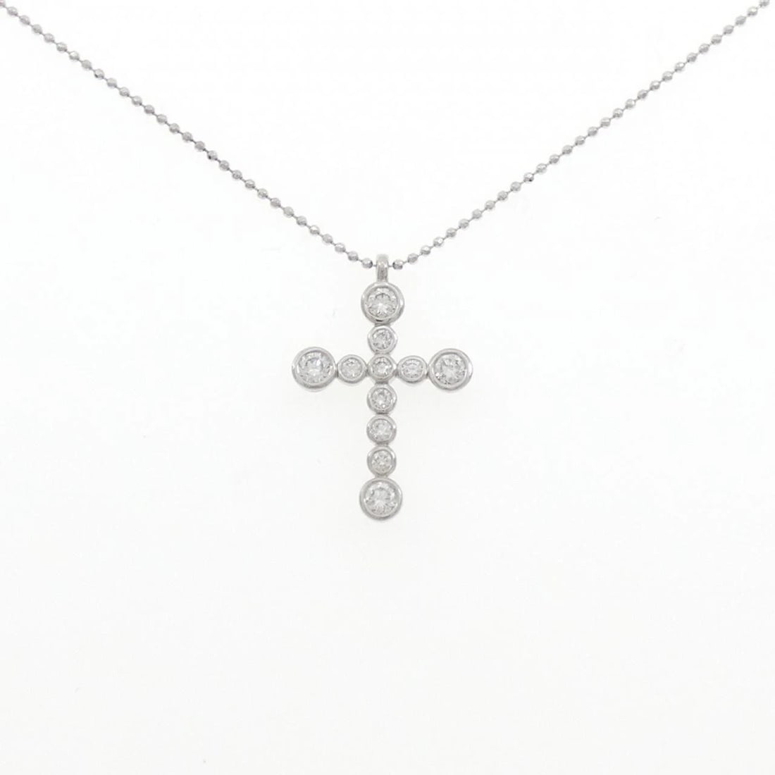 VENDOME DIAMOND NECKLACE: Vendome Diamond Necklace Brand: VANDOME Type/Style: Vendome Necklace Material: Platinum950/Platinum850, Main Stone Natural Color: Platinum Size: Length:40cmPendant length approx. x width approx.: