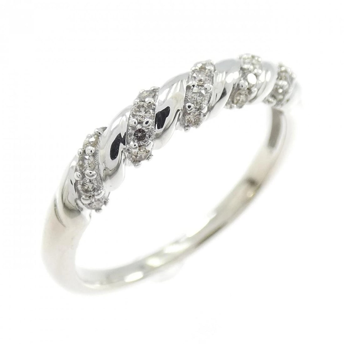 K18WG DIAMOND RING: K18WG Diamond Ring Brand: Unbranded Type/Style: Diamond Ring Material: K18 white gold, Color: white gold Size: US6 1/4 Accessories: None Accessories Notice: When purchasing pre-owned goods, please