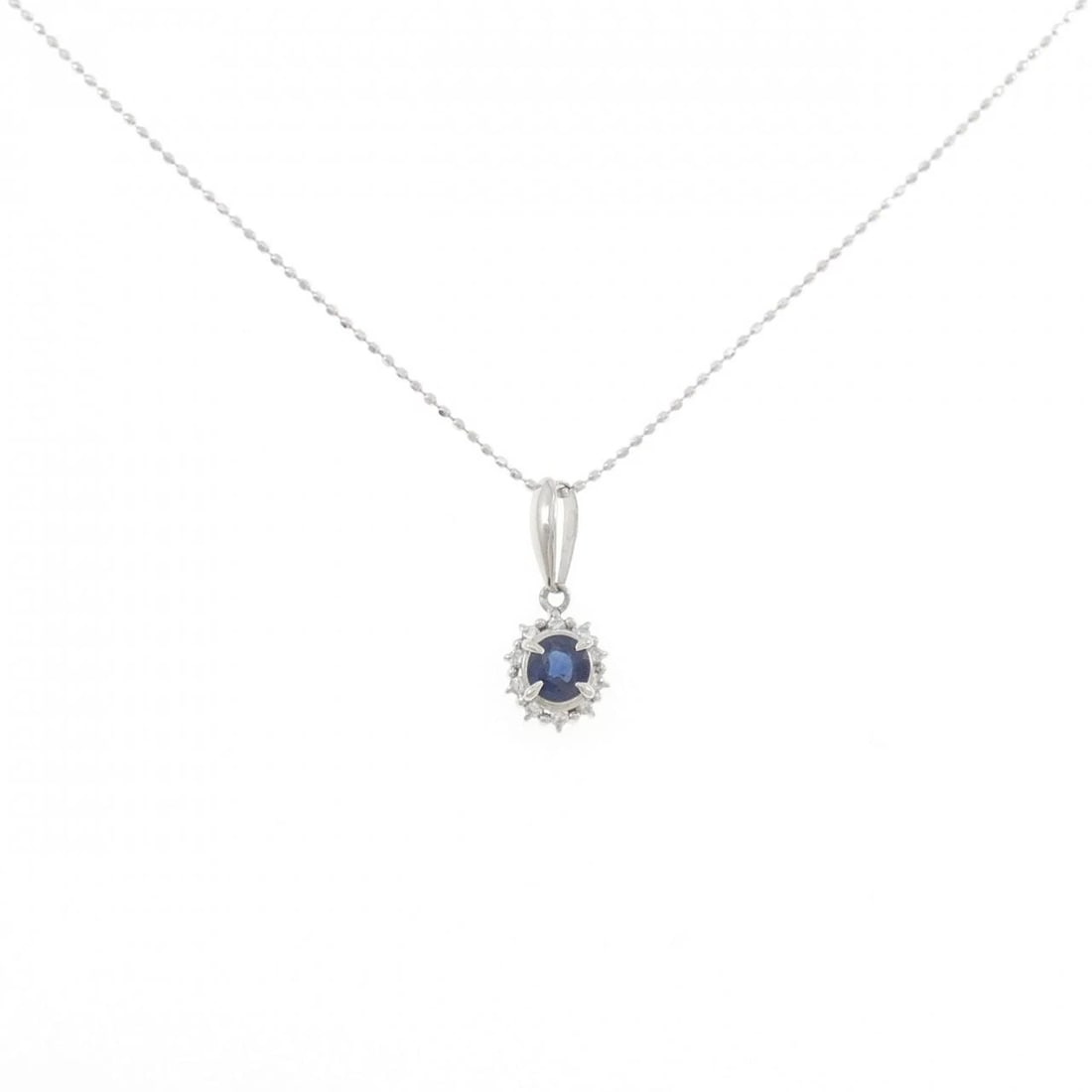 PT900/K18WG SAPPHIRE NECKLACE: PT900/K18WG Sapphire Necklace Brand: Unbranded Type/Style: Sapphire Necklace Material: Platinum 900 / K18 white gold, Main Stone Sapphire Color: Platinum white gold Size: Length:40cm Pendant length