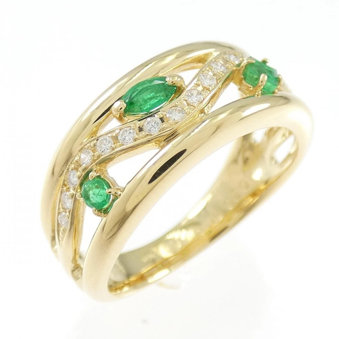 18K YELLOW GOLD EMERALD RING: 18K Yellow Gold Emerald Ring Brand: Unbranded Type/Style: Emerald Ring Material: K18 yellow gold, Color: yellow gold Size: US6 Accessories: None Accessories Notice: When purchasing pre-owned goods,