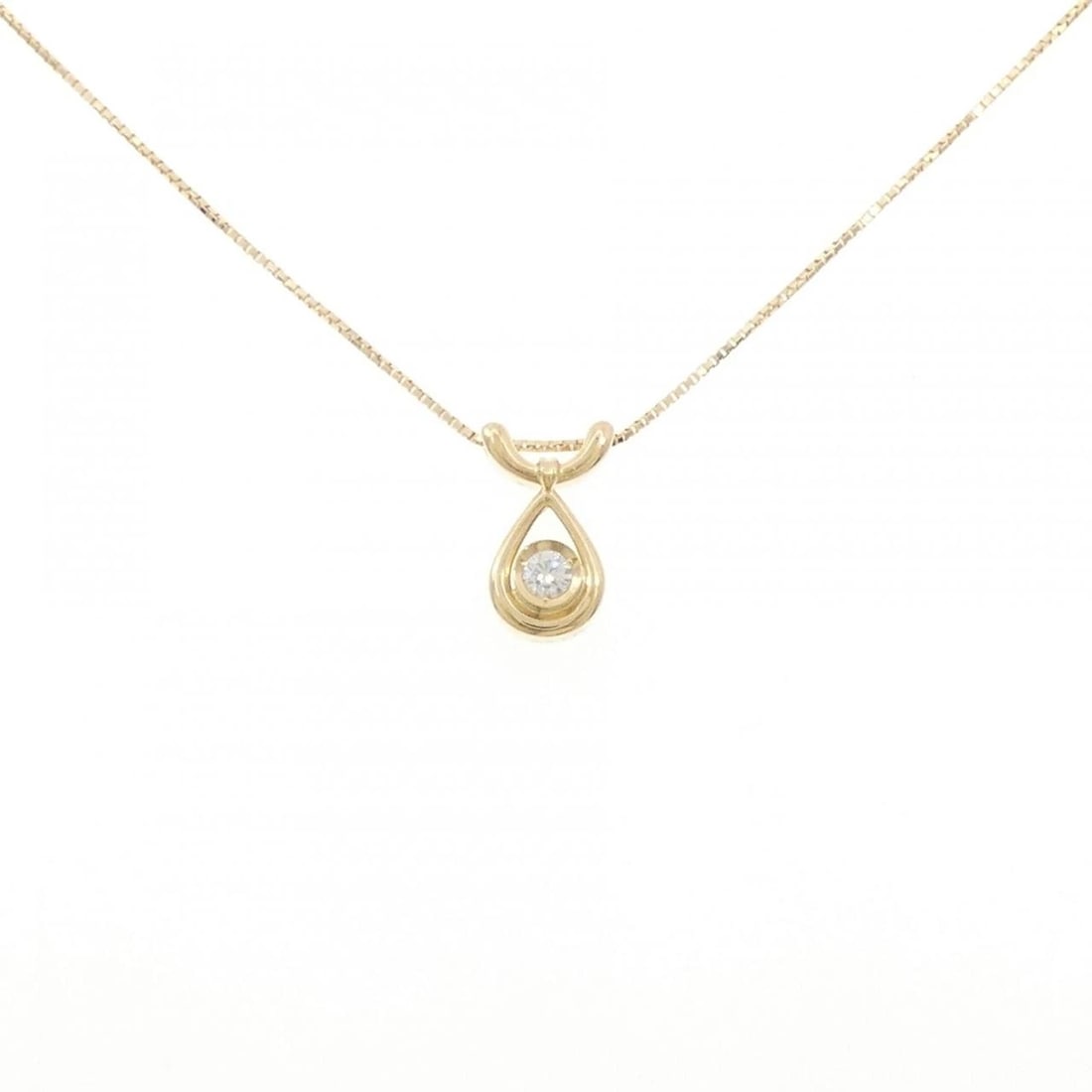 K18YG DIAMOND NECKLACE: K18YG Diamond Necklace Brand: Unbranded Type/Style: Diamond Necklace Material: K18 yellow gold, Main Stone Natural Color: yellow gold Size: Length: 45cm Pendant length approx. x width approx.: