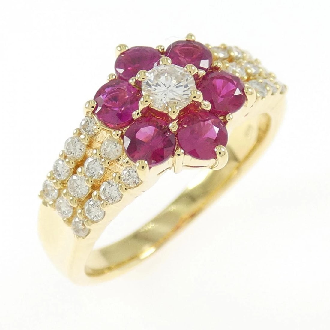 K18YG FLOWER RUBY RING: K18YG Flower Ruby Ring Brand: Unbranded Type/Style: Ruby Ring Material: K18 yellow gold, Color: yellow gold Size: US7 Accessories: None Accessories Notice: When purchasing pre-owned goods, please