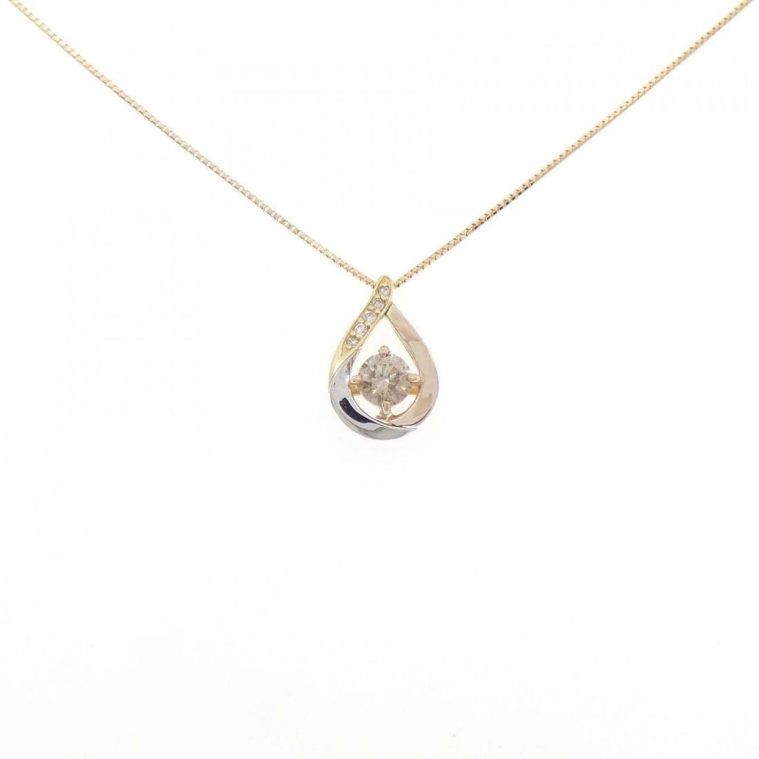 K18YG/PT950/K18PG DIAMOND NECKLACE: K18YG/PT950/K18PG Diamond Necklace Brand: Unbranded Type/Style: Diamond Necklace Material: 18K Yellow Gold/Platinum 950/18K Pink Gold, Main Stone Natural Color: Yellow Gold/Platinum/18K Pink Gold