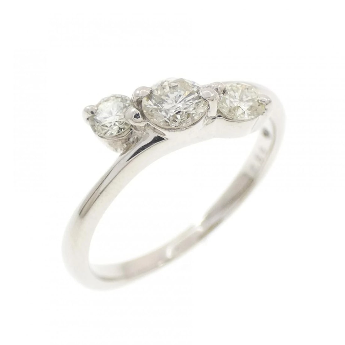 PT900 DIAMOND RING: PT900 Diamond Ring Brand: Unbranded Type/Style: Diamond Ring Material: Platinum900, Main Stone Natural Color: Platinum Size: US6 1/2 Accessories: None Accessories Notice: When purchasing pre-owned