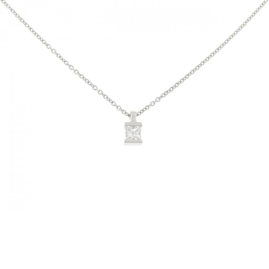 PT950 DIAMOND NECKLACE: PT950 Diamond Necklace Brand: Unbranded Type/Style: Diamond Necklace Material: Platinum950, Main Stone Natural Color: Platinum Size: length 42cm Pendant length approx. x width approx.: 7.8mmx4.1mm
