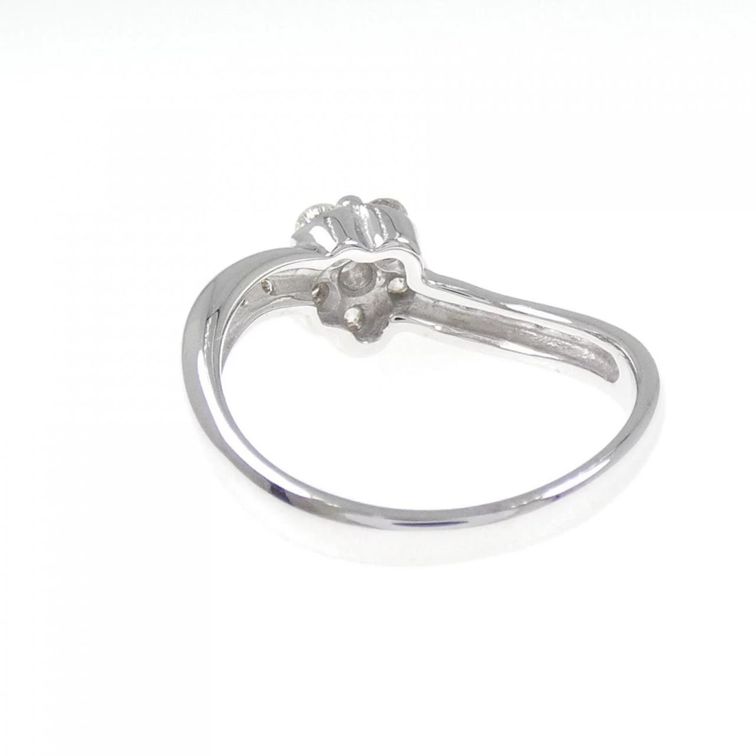 K18WG FLOWER DIAMOND RING - 3