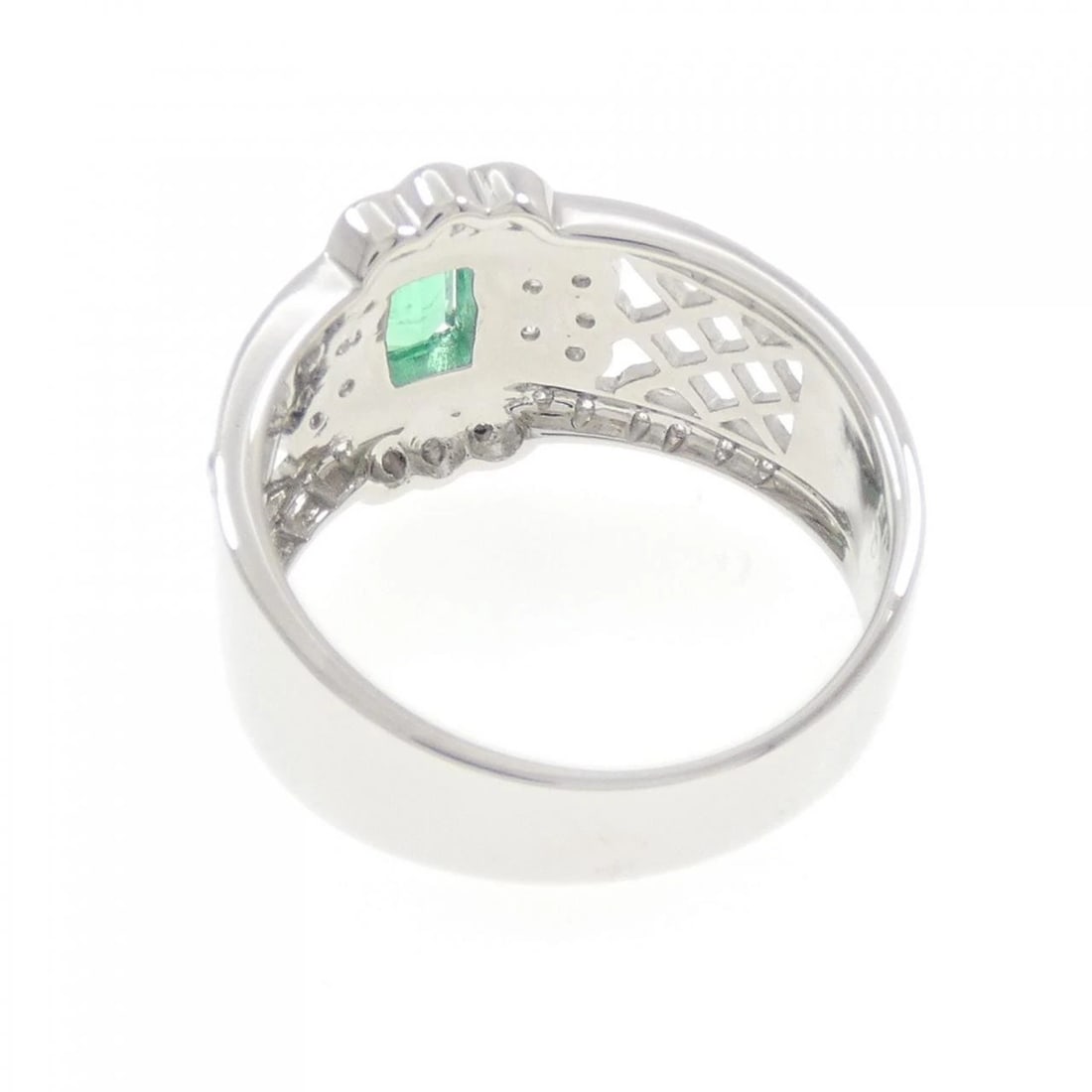PT900 EMERALD RING - 3