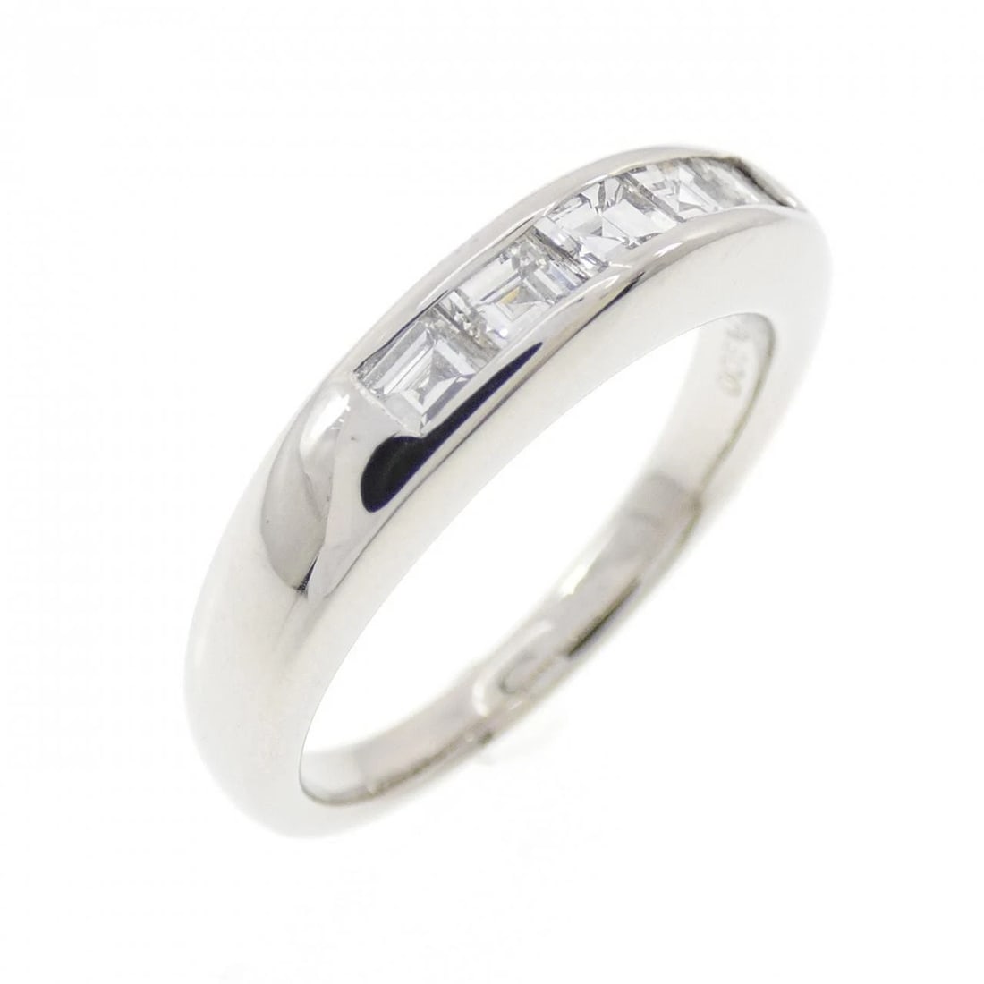 PT900 DIAMOND RING: PT900 Diamond Ring Brand: Unbranded Type/Style: Diamond Ring Material: Platinum900, Main Stone Natural Color: Platinum Size: US5 3/4 Accessories: None Accessories Notice: When purchasing pre-owned