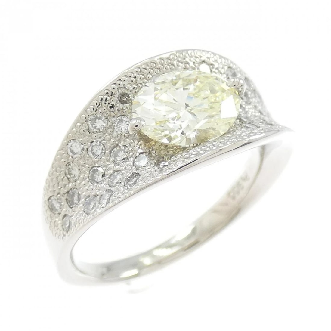 PT900 DIAMOND RING: PT900 Diamond Ring Brand: Unbranded Type/Style: Diamond Ring Material: Platinum900, Main Stone Natural Color: Platinum Size: US6 1/2 Accessories: None Accessories Notice: When purchasing pre-owned