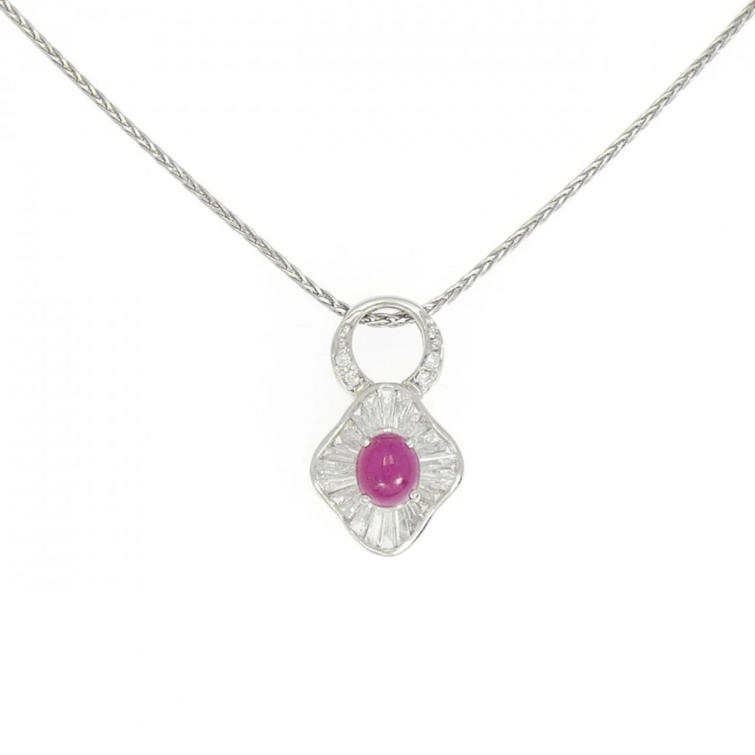 PT900/PT850 RUBY NECKLACE: PT900/PT850 Ruby Necklace Brand: Unbranded Type/Style: Ruby Necklace Material: Platinum900/Platinum850, Main Stone Ruby Color: Platinum Size: length 40cm Pendant length approx. x width approx.: 21.5mm